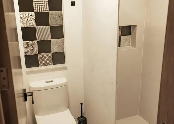 Apartamento Near The With Terrace #10